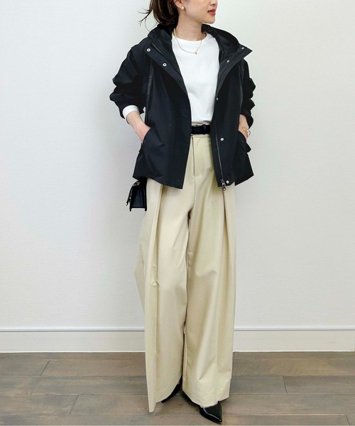 LUGIVA（ルギヴァ）の「バックチュール2WAYマウンテンパーカー（マウンテンパーカー・レディース・オフホワイト/ブラック・M）」の16枚目の写真