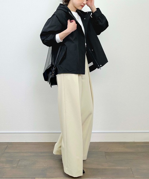 LUGIVA（ルギヴァ）の「バックチュール2WAYマウンテンパーカー（マウンテンパーカー・レディース・オフホワイト/ブラック・M）」の17枚目の写真