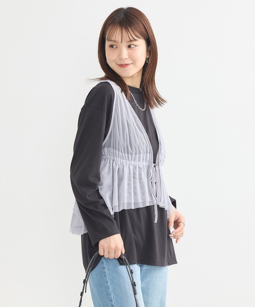 earth music&ecology(アースミュージックアンドエコロジー)の「チュールドロストギャザーベスト(ベスト・レディース・ブラック/アイボリー/ライトグレー・FREE)」の10枚目の写真