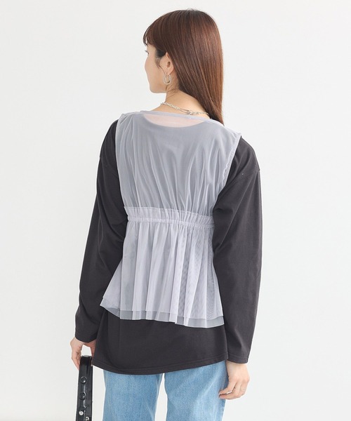 earth music&ecology(アースミュージックアンドエコロジー)の「チュールドロストギャザーベスト(ベスト・レディース・ブラック/アイボリー/ライトグレー・FREE)」の11枚目の写真