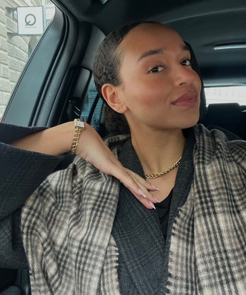 Daniel Wellington(ダニエルウェリントン)の「Jolie Chain 15.4x18.2MM ローズゴール/ゴールド/シルバー(アナログ腕時計・レディース・シルバー/イエローゴールド/ピンクゴールド・ONE SIZE)」の9枚目の写真