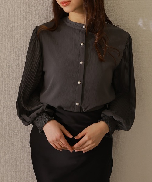 Lace Ladies(レースレディース)の「バンドカラー パールボタン プリーツ袖 シアー ブラウス(シャツ/ブラウス・レディース・アイボリー/ベージュ/ブラック/チャコールグレー・FREE/S)」の9枚目の写真