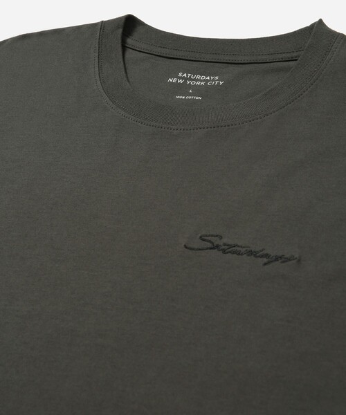 Saturdays NYC(サタデーズ ニューヨークシティ )の「Script Emb SS Tee(Tシャツ/カットソー・メンズ・ホワイト/ピンク/ブラック系その他・L/M/S/XL/X-SMALL)」の5枚目の写真