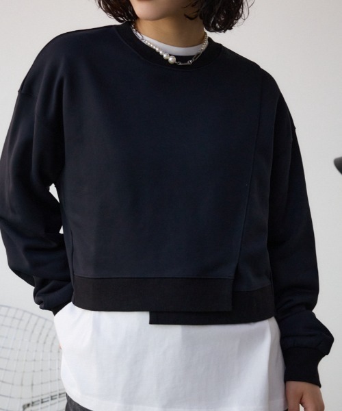 AZUL by moussy(アズールバイマウジー)の「クロップドスウェットトップス(スウェット・レディース・アイボリー/ライム/ブラック/チャコールグレー・FREE)」の3枚目の写真