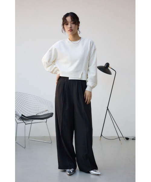 AZUL by moussy(アズールバイマウジー)の「クロップドスウェットトップス(スウェット・レディース・アイボリー/ライム/ブラック/チャコールグレー・FREE)」の7枚目の写真