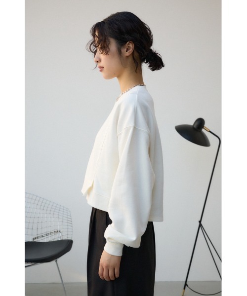 AZUL by moussy(アズールバイマウジー)の「クロップドスウェットトップス(スウェット・レディース・アイボリー/ライム/ブラック/チャコールグレー・FREE)」の9枚目の写真