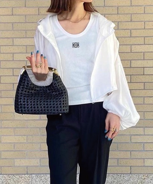aquagarage(アクアガレージ)の「シアーギャザーショート丈ブルゾン(ブルゾン・レディース・グレー/ブルー/ブラック/ホワイト・M)」の12枚目の写真