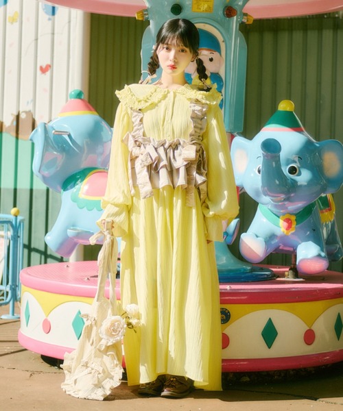 【クティールとレトロ】ドローコード付き花柄フリルフーディー　ブルー　kutir クティールとレトロ】ドローコード付き花柄フリルフードパーカー