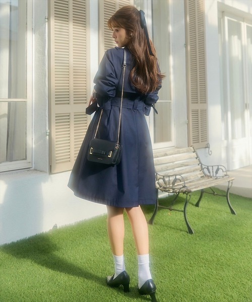 SWINGLE（スウィングル）の「エレガンスドレストレンチコート（トレンチコート・レディース・ベージュ/ネイビー/サックスブルー・SMALL/MEDIUM）」の6枚目の写真