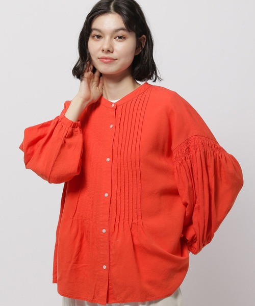 niko and（ニコアンド）の「COMFORTリネンタックブラウス（シャツ