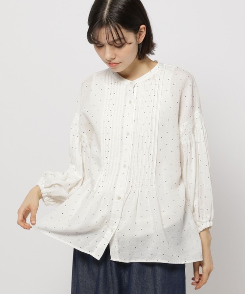 niko and...（ニコアンド）の「COMFORTリネンタックブラウス（シャツ/ブラウス・レディース・ブラック/ブルー/パープル/レッド/オフホワイト・MEDIUM/LARGE）」の2枚目の写真