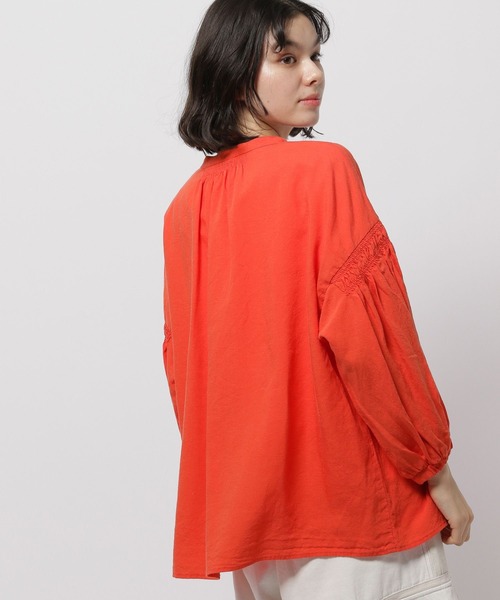 niko and...（ニコアンド）の「COMFORTリネンタックブラウス（シャツ/ブラウス・レディース・ブラック/ブルー/パープル/レッド/オフホワイト・MEDIUM/LARGE）」の18枚目の写真