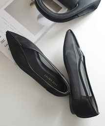 AmiAmi（アミアミ）の「ポインテッドトゥVカットシアーパンプス（パンプス）」