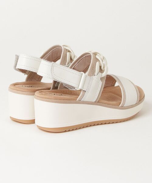 Wrenly Eve / レンリーイヴ（オフホワイトレザー）（サンダル