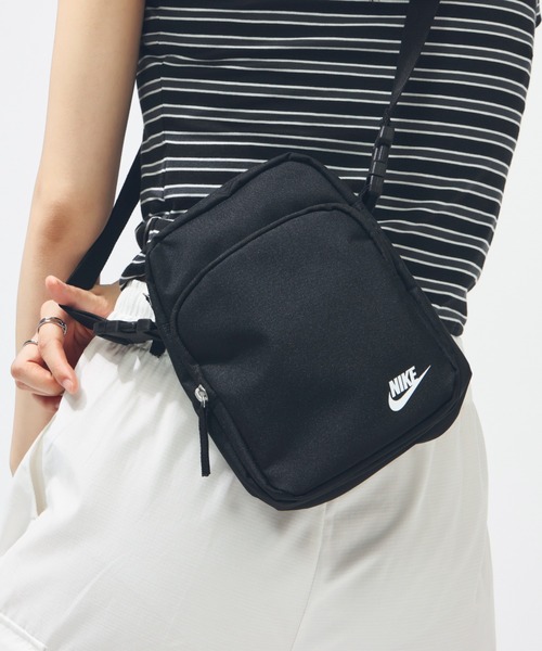 NIKE(ナイキ)の「ナイキ NIKE ナイキ ヘリテージ クロスボディ(ボディバッグ/ウエストポーチ・メンズ・その他・ONE SIZE)」の3枚目の写真