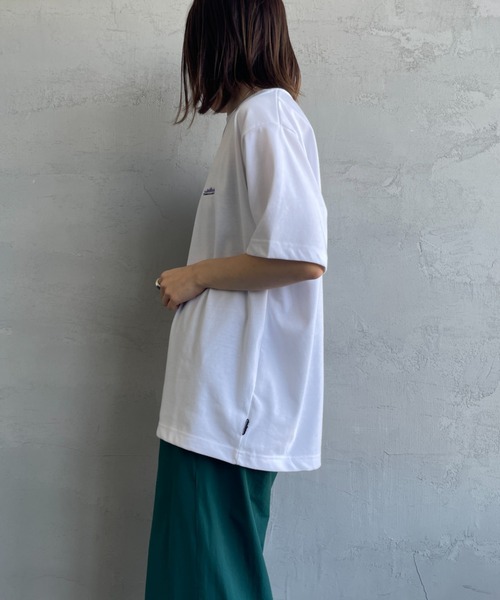 THOUSAND MILE（サウザンドマイル）の「[THOUSAND MILE/サウザンドマイル] ワンポイント刺繍ロゴ ショートスリーブTシャツ（Tシャツ/カットソー・レディース・ホワイト/ブラック/グレー/サックスブルー・M/L）」の14枚目の写真