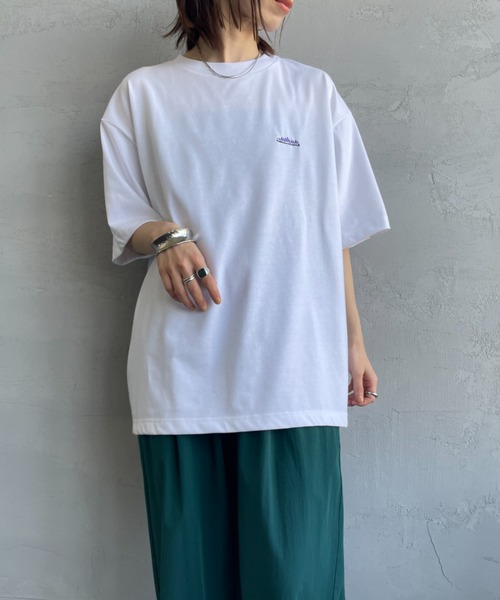 THOUSAND MILE（サウザンドマイル）の「[THOUSAND MILE/サウザンドマイル] ワンポイント刺繍ロゴ ショートスリーブTシャツ（Tシャツ/カットソー・レディース・ホワイト/ブラック/グレー/サックスブルー・M/L）」の17枚目の写真