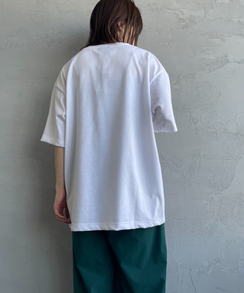 THOUSAND MILE（サウザンドマイル）の「[THOUSAND MILE/サウザンドマイル] ワンポイント刺繍ロゴ ショートスリーブTシャツ（Tシャツ/カットソー・レディース・ホワイト/ブラック/グレー/サックスブルー・M/L）」の19枚目の写真