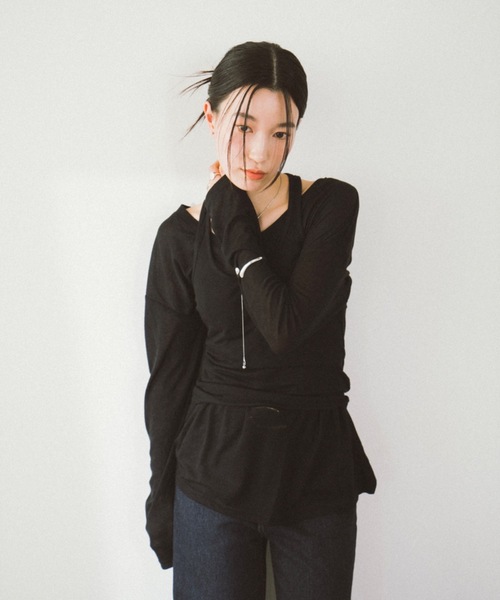 DRWCYS（ドロシーズ）の「レイヤードシアーカットトップス（Tシャツ/カットソー・レディース・ホワイト/ブラック・FREE）」の2枚目の写真