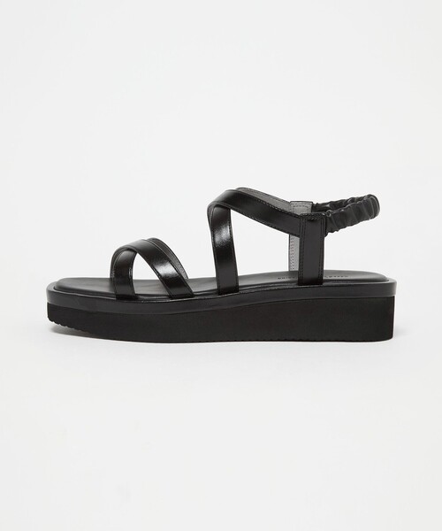 green label relaxing（グリーンレーベルリラクシング）の「クロス プラット サンダル（3cmヒール）（サンダル・レディース・ブラック/オフホワイト/シルバー・S/M/L）」の6枚目の写真