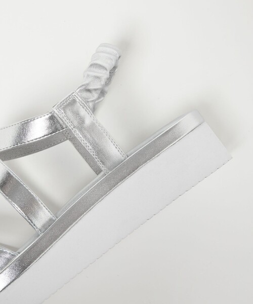 green label relaxing（グリーンレーベルリラクシング）の「クロス プラット サンダル（3cmヒール）（サンダル・レディース・ブラック/オフホワイト/シルバー・S/M/L）」の20枚目の写真