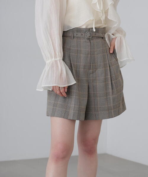 FREE'S MART(フリーズマート)の「◆麻調合繊タックベルト付きショートパンツ(その他パンツ・レディース・ブラウン/グレー系その他/ホワイト/ネイビー・MEDIUM/SMALL)」の6枚目の写真