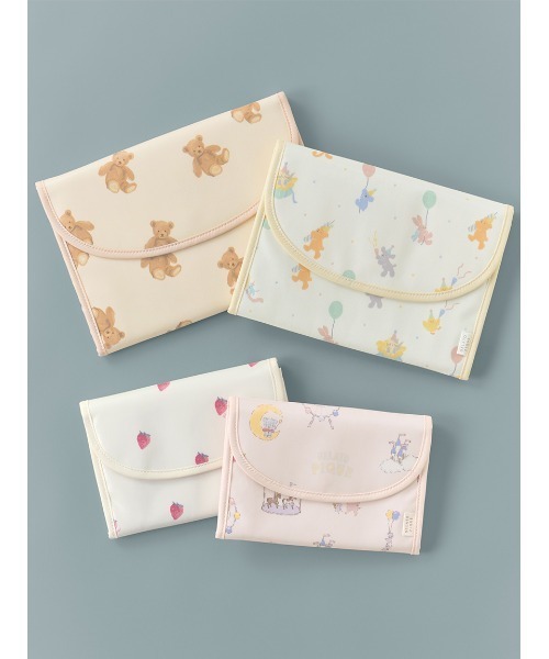 gelato pique(ジェラートピケ)の「【販路限定】総柄母子手帳ケースS(母子手帳ケース・レディース・オフホワイト/クリーム/グレー/ブルー/ライトピンク/レッド/ピンク/ミント/イエロー/ベージュ・SMALL)」の11枚目の写真