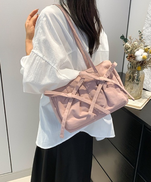 mebole(メボレ)の「ポケットリボンショルダーバッグ(ショルダーバッグ・レディース・ピンク/ブルー/ブラック/アイボリー・FREE)」の13枚目の写真