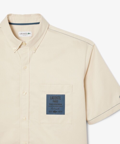 LACOSTE（ラコステ）の「配色ステッチ シルクブレンド ネームパッチボタンダウン 半袖シャツ（シャツ/ブラウス・メンズ・グレイッシュブルー/ブラウン/ダークブルー・38/39/40/41）」の2枚目の写真