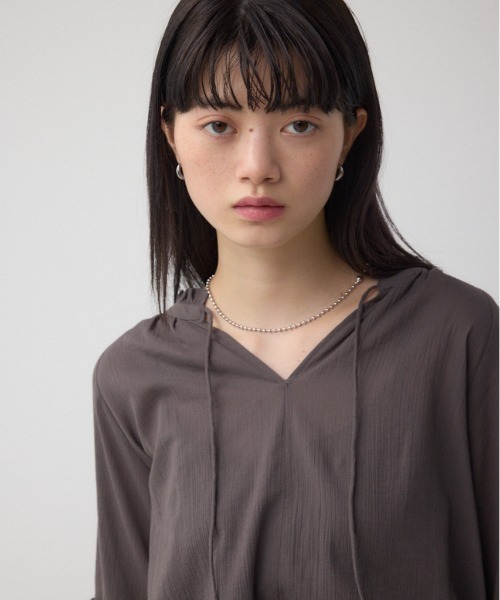 AZUL by moussy(アズールバイマウジー)の「コットンボイルパフスリーブブラウス(シャツ/ブラウス・レディース・チャコールグレー/アイボリー/ピンク・FREE)」の2枚目の写真