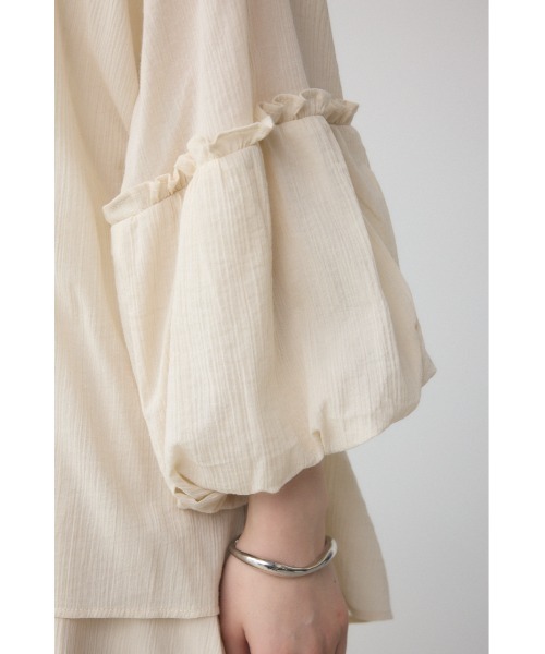 AZUL by moussy(アズールバイマウジー)の「コットンボイルパフスリーブブラウス(シャツ/ブラウス・レディース・チャコールグレー/アイボリー/ピンク・FREE)」の13枚目の写真