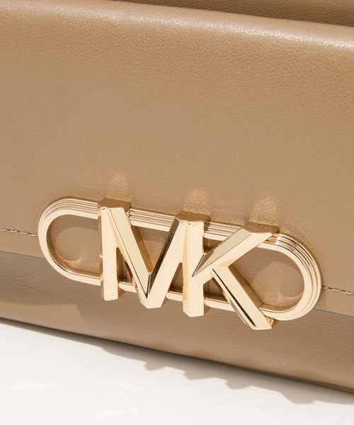 MICHAEL KORS(マイケルコース)の「MICHAEL KORS Parker Medium Leather Crossbody Bag マイケルコース パーカー ミディアム レザー クロスボディバッグ(ショルダーバッグ・レディース・ブラック/ベージュ系その他/ベージュ系その他2・FREE)」の11枚目の写真