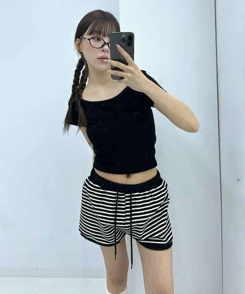 4INT.(フォイント)の「ベーシック スリムフィット Uネック リブ クロップド 半袖 Tシャツ(Tシャツ/カットソー・レディース・ホワイト/ブラック/グレー/レッド・FREE)」の19枚目の写真