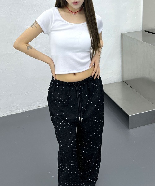 4INT.(フォイント)の「ベーシック スリムフィット Uネック リブ クロップド 半袖 Tシャツ(Tシャツ/カットソー・レディース・ホワイト/ブラック/グレー/レッド・FREE)」の8枚目の写真
