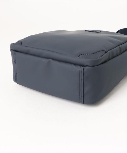 MACKINTOSH PHILOSOPHY(マッキントッシュ フィロソフィー)の「ショルダーバッグ バルヴエニーLTD3 4L 68752(ショルダーバッグ・メンズ・ネイビー・FREE)」の4枚目の写真