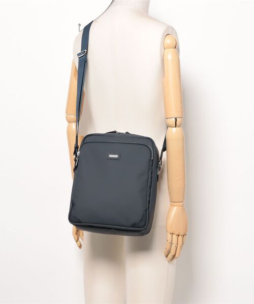 MACKINTOSH PHILOSOPHY(マッキントッシュ フィロソフィー)の「ショルダーバッグ バルヴエニーLTD3 4L 68752(ショルダーバッグ・メンズ・ネイビー・FREE)」の2枚目の写真