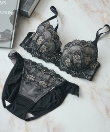 Dolce Fiora(h`FtBI)́ymC[݂ȒSnz苹xĂ\tgC[uV[c(u&V[c)