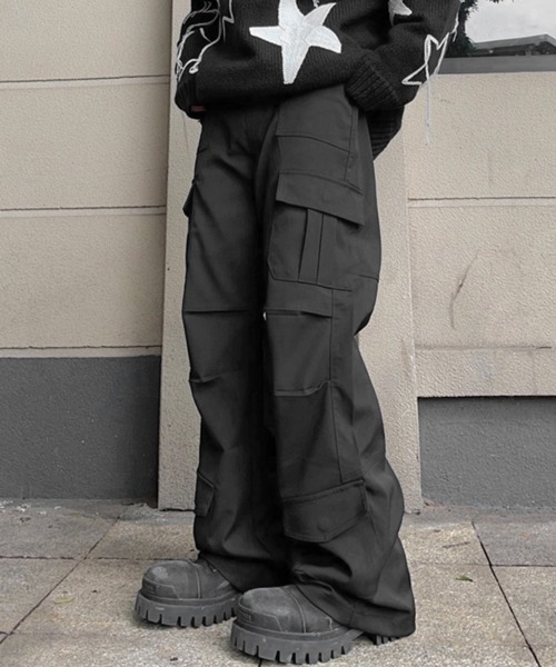NOWLE（ノウル）の「【NOWLE】ワイドシルエット イージー カーゴパンツ（カーゴパンツ・メンズ・ブラウン/ブラック・MEDIUM/LARGE/X-LARGE）」の2枚目の写真