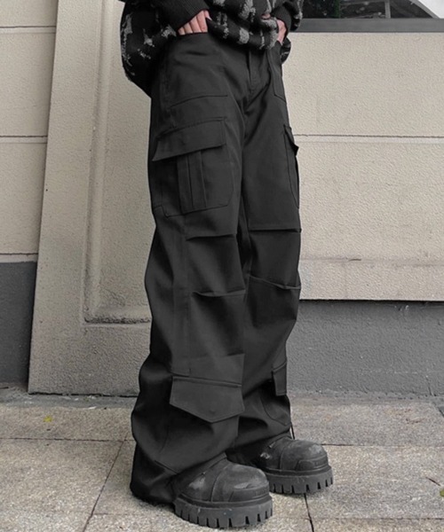 NOWLE（ノウル）の「【NOWLE】ワイドシルエット イージー カーゴパンツ（カーゴパンツ・メンズ・ブラウン/ブラック・MEDIUM/LARGE/X-LARGE）」の3枚目の写真