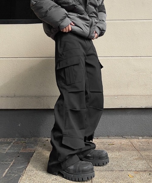 NOWLE（ノウル）の「【NOWLE】ワイドシルエット イージー カーゴパンツ（カーゴパンツ・メンズ・ブラウン/ブラック・MEDIUM/LARGE/X-LARGE）」の13枚目の写真