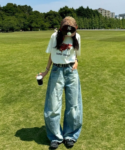 INTER FACTORY（インターファクトリー）の「SARA - プリントTシャツ made in INTER FACTORY（Tシャツ/カットソー・レディース・ネイビー/ホワイト・FREE）」の4枚目の写真