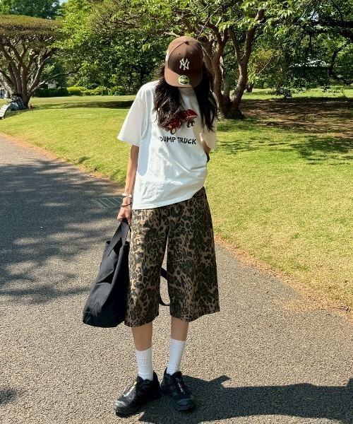 INTER FACTORY（インターファクトリー）の「SARA - プリントTシャツ made in INTER FACTORY（Tシャツ/カットソー・レディース・ネイビー/ホワイト・FREE）」の22枚目の写真