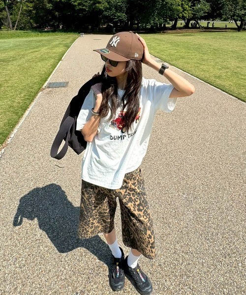 INTER FACTORY（インターファクトリー）の「SARA - プリントTシャツ made in INTER FACTORY（Tシャツ/カットソー・レディース・ネイビー/ホワイト・FREE）」の20枚目の写真