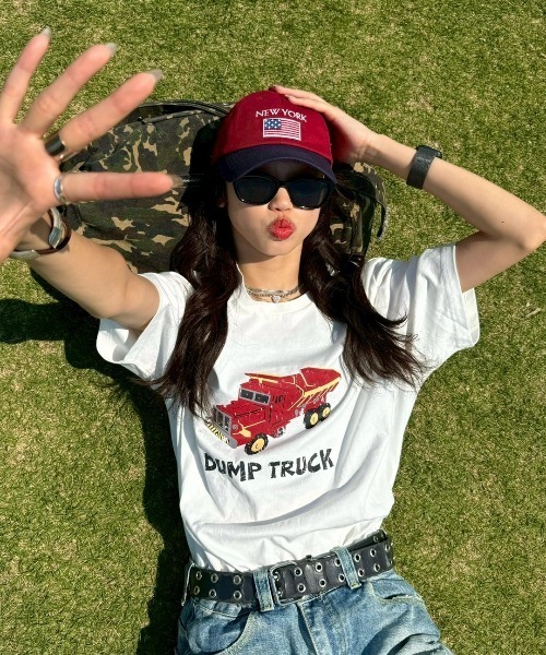 INTER FACTORY（インターファクトリー）の「SARA - プリントTシャツ made in INTER FACTORY（Tシャツ/カットソー・レディース・ネイビー/ホワイト・FREE）」の3枚目の写真