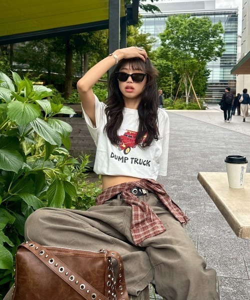 INTER FACTORY（インターファクトリー）の「SARA - プリントTシャツ made in INTER FACTORY（Tシャツ/カットソー・レディース・ネイビー/ホワイト・FREE）」の14枚目の写真