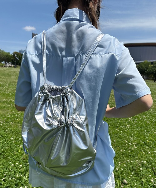 kutir(クティール)の「kutirlune/ドロストギャザーナップサック バックパック(バックパック/リュック・レディース・シルバー/ブラック・FREE)」の8枚目の写真