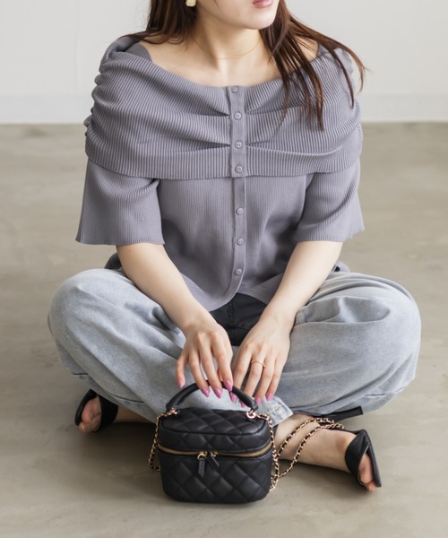 CLETTE（クレット）の「フロントボタンオフショル風ニット（ニット/セーター・レディース・ブラック/アイボリー/その他/ラベンダー・LL/3L/4L）」の4枚目の写真