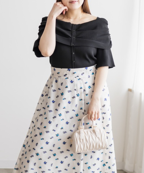 CLETTE（クレット）の「フロントボタンオフショル風ニット（ニット/セーター・レディース・ブラック/アイボリー/その他/ラベンダー・LL/3L/4L）」の5枚目の写真