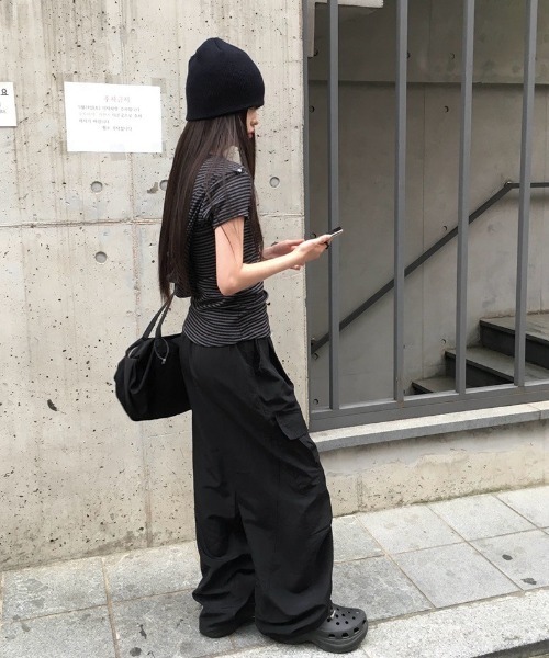 anyonemore（エニワンモア）の「[MADE] フードボタンボーダー半袖Tシャツ（Tシャツ/カットソー・レディース・ブラック/チャコール・FREE）」の5枚目の写真