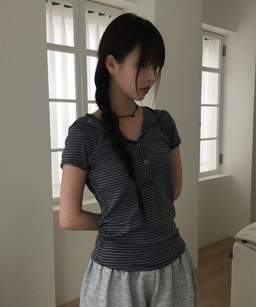 anyonemore（エニワンモア）の「[MADE] フードボタンボーダー半袖Tシャツ（Tシャツ/カットソー・レディース・ブラック/チャコール・FREE）」の9枚目の写真
